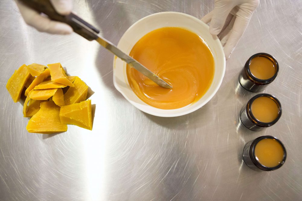 cosmetics ingredients - beeswax